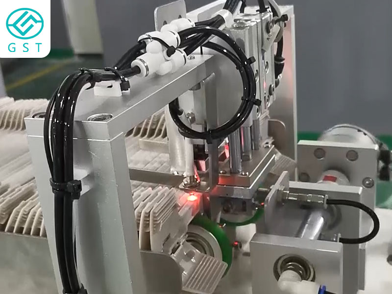 自動組裝機-褲架自動組裝機