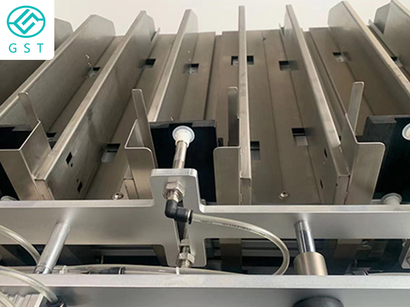 如何注意面膜灌裝封口機的安全衛(wèi)生?