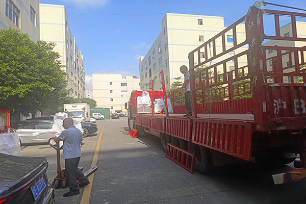  冠深泰科技-美東匯成醫(yī)療自動(dòng)化設(shè)備今日交付