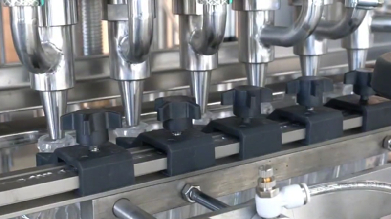 液體灌裝機(jī)穩(wěn)定工作需注意什么？