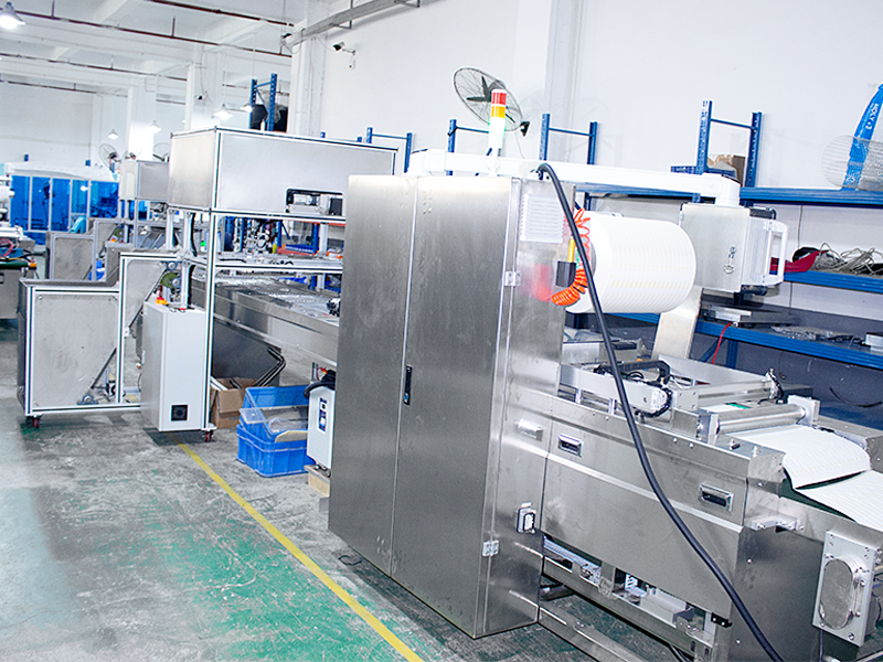 為什么選擇冠深泰非標(biāo)自動(dòng)化設(shè)備廠家的吸塑包裝機(jī)？