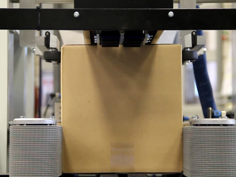 冠深泰分享自動(dòng)封箱機(jī)的應(yīng)用特點(diǎn)是什么