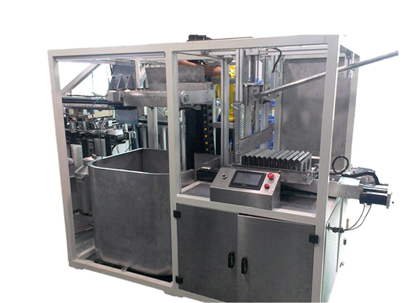 自動衣架甩膠機(jī)是衣架制造流程中的效率利器