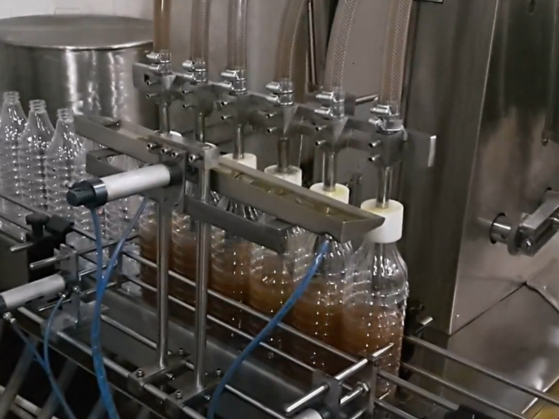 全自動(dòng)灌裝生產(chǎn)線智能制造引領(lǐng)高效未來