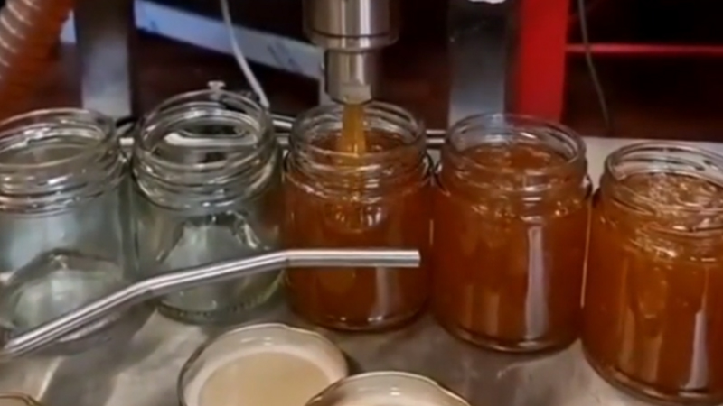 醬料自動(dòng)包裝機(jī)助力醬料食品企業(yè)實(shí)現(xiàn)高效、衛(wèi)生生產(chǎn)